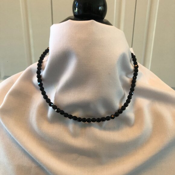 unknown Jewelry - Black beaded necklace - 17 inches